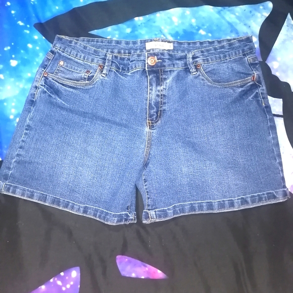 Shorts - Picture 1 of 2